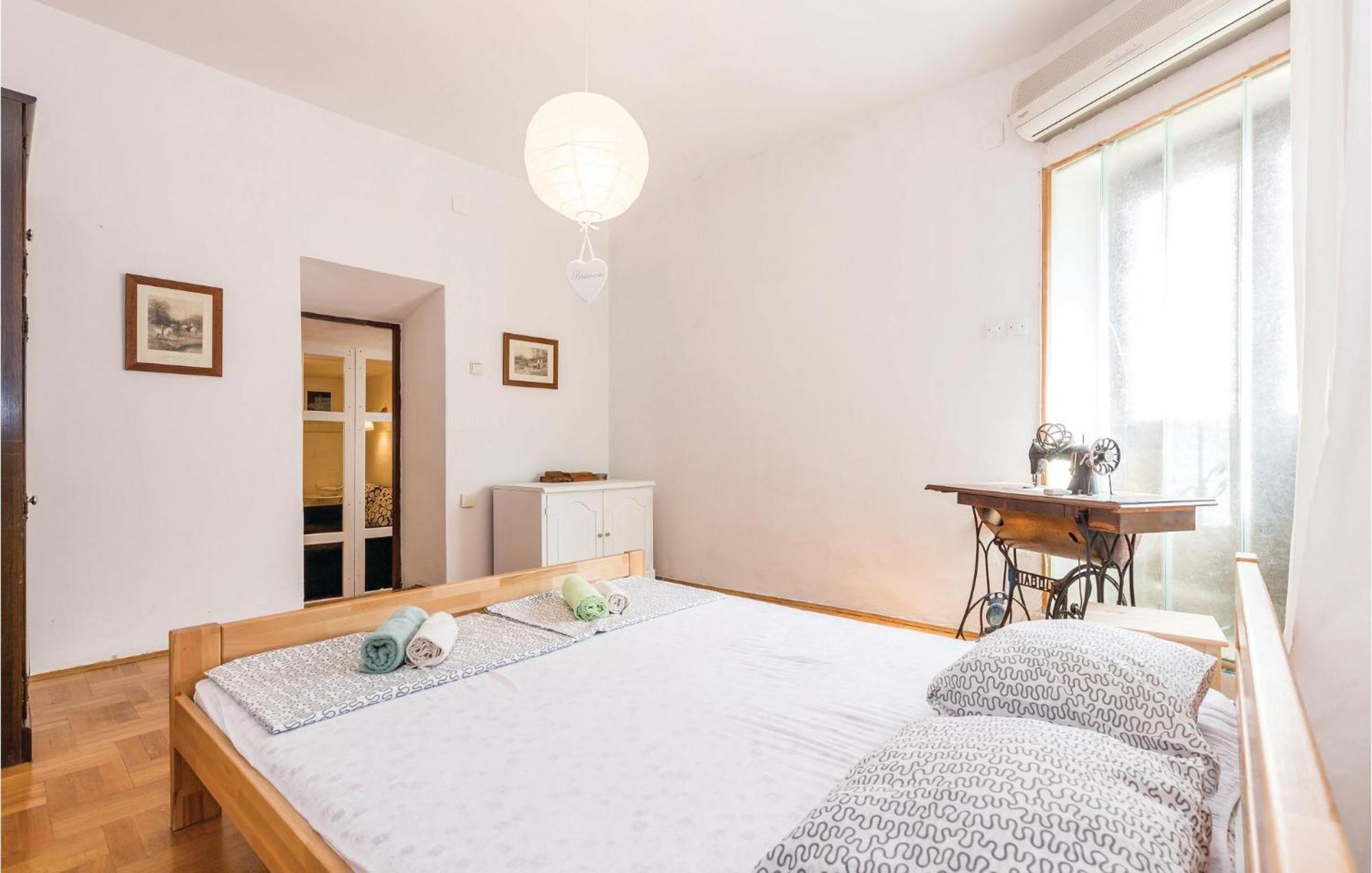 Amazing Apartment In Novi Vinodolski With Wifi Exterior photo