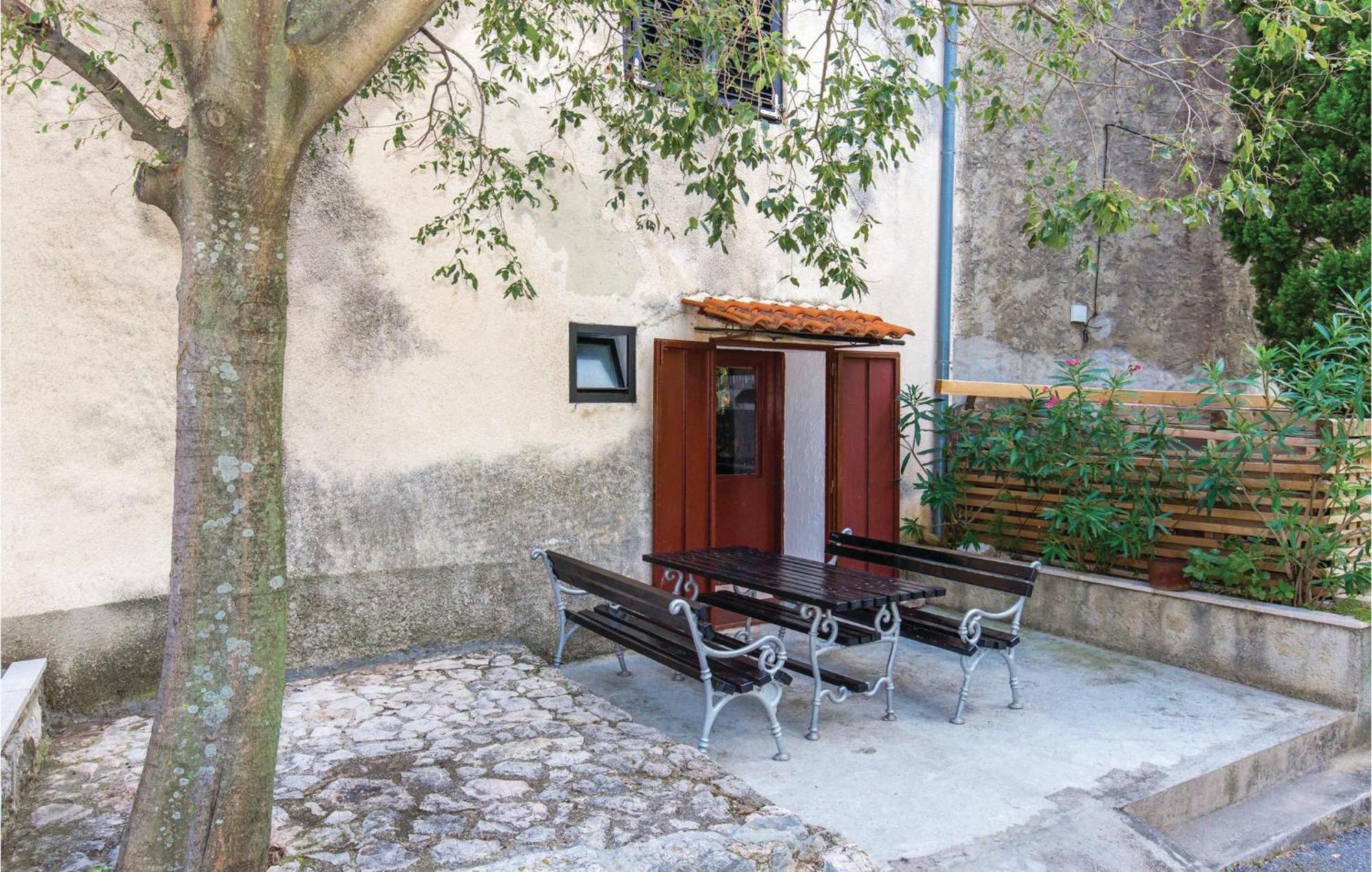 Amazing Apartment In Novi Vinodolski With Wifi Exterior photo